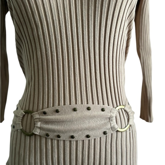Tracy M Tan Ribbed 3/4 Sleeve Riveted Belt & Neck Sweater size Small Like New - Picture 4 of 8